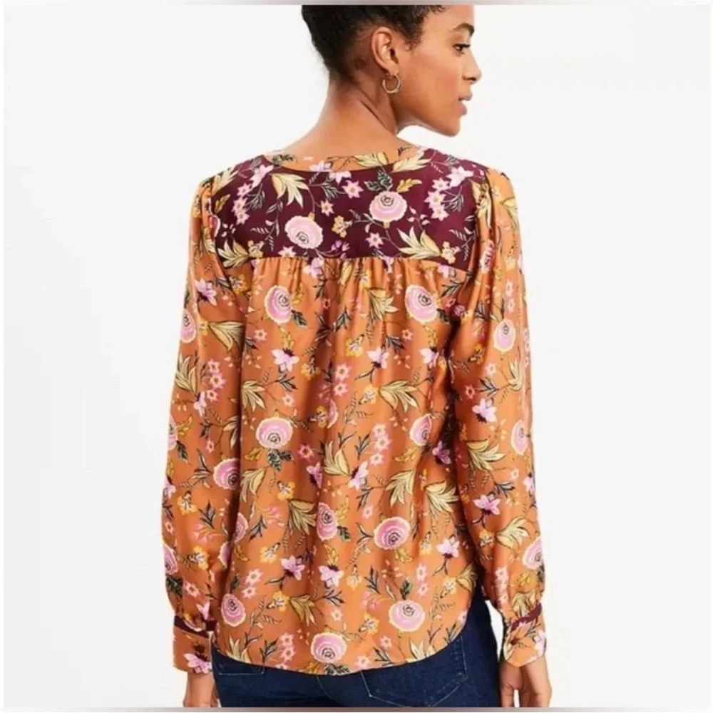 Loft Sz Small EUC Floral Henley Women's Top with Burgundy and Orange Accents